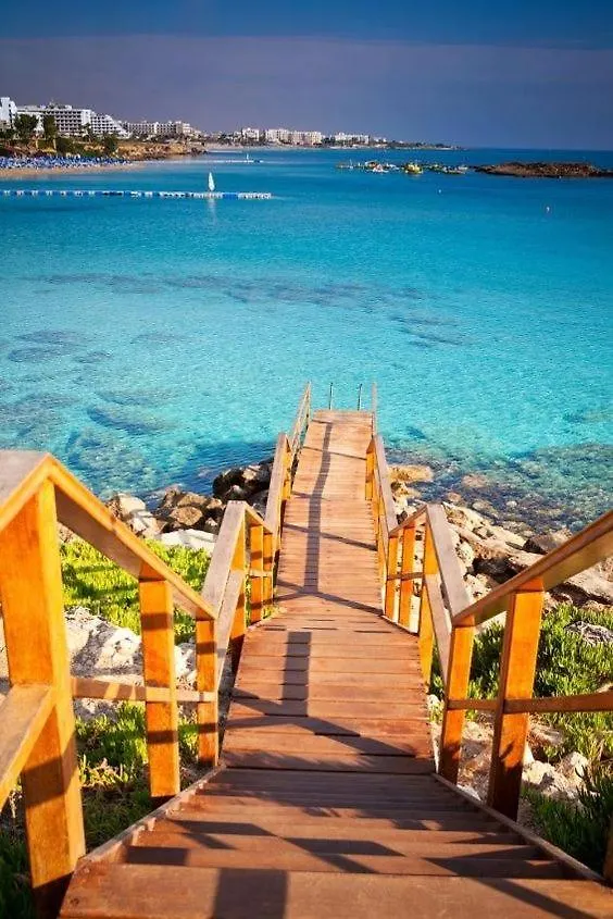 Ξενοδοχείο Αναστασία Πρωταράς 4*,